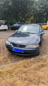 Opel Vectra 1.6 16V Edition 100 Edition 100 - gebrauchte Opel Vectra aus dem Jahr 1999