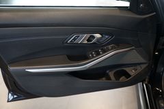 BMW M340i Touring xDrive | Laser | Pano | HuD | 19 BMW M340i Touring xDrive | Laser | Pano | HuD | 19