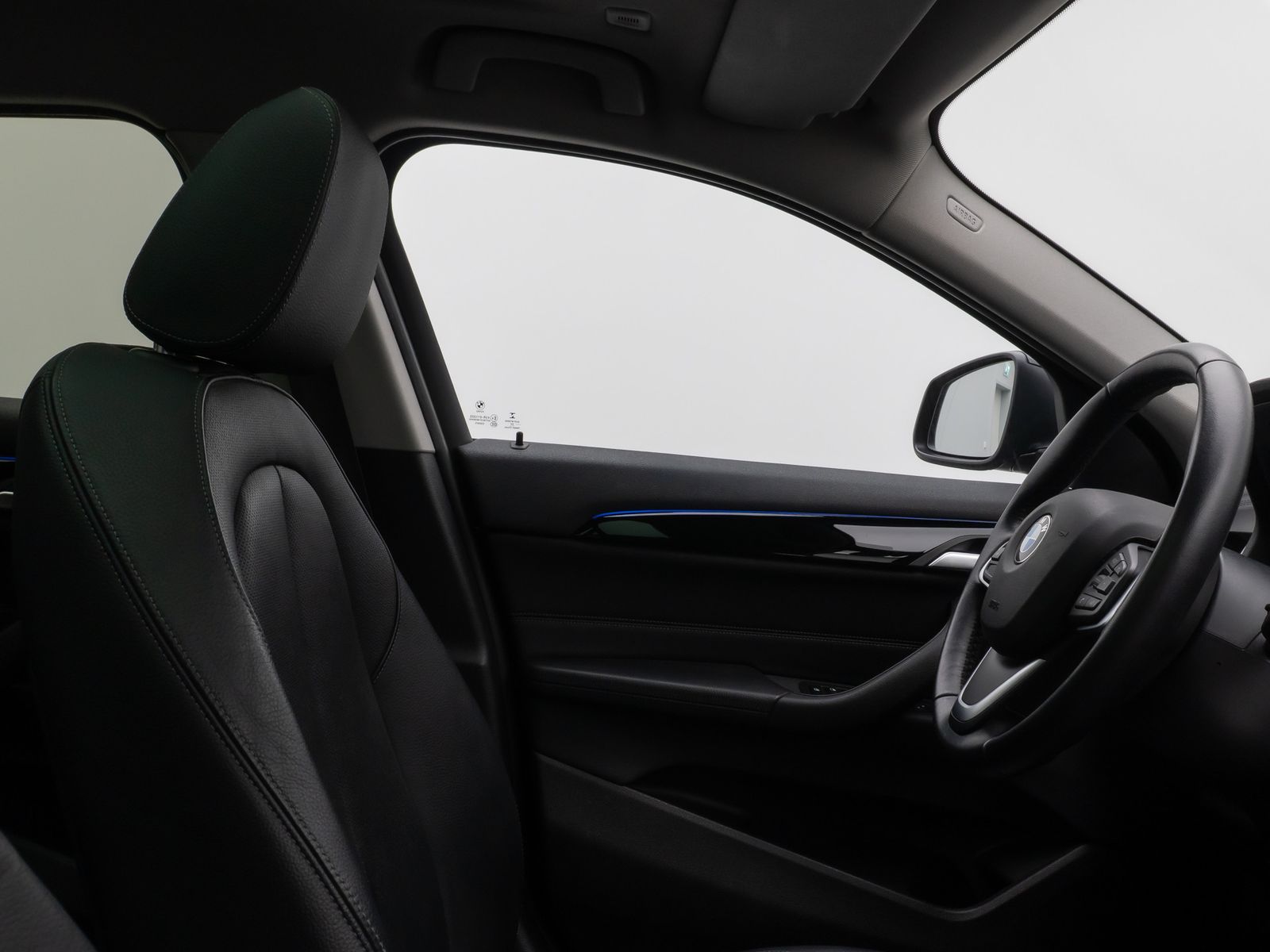 Fahrzeugabbildung BMW X2 sD18i Panorama Parkassist DAB HiFi AHK LED