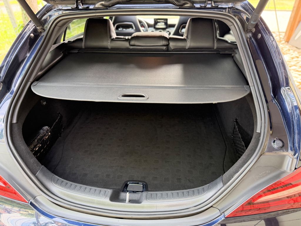 MERCEDES-BENZ CLA 220 4MATIC/SB/PANO/DISTRONIC+ MERCEDES-BENZ CLA 220 4MATIC/SB/PANO/DISTRONIC+
