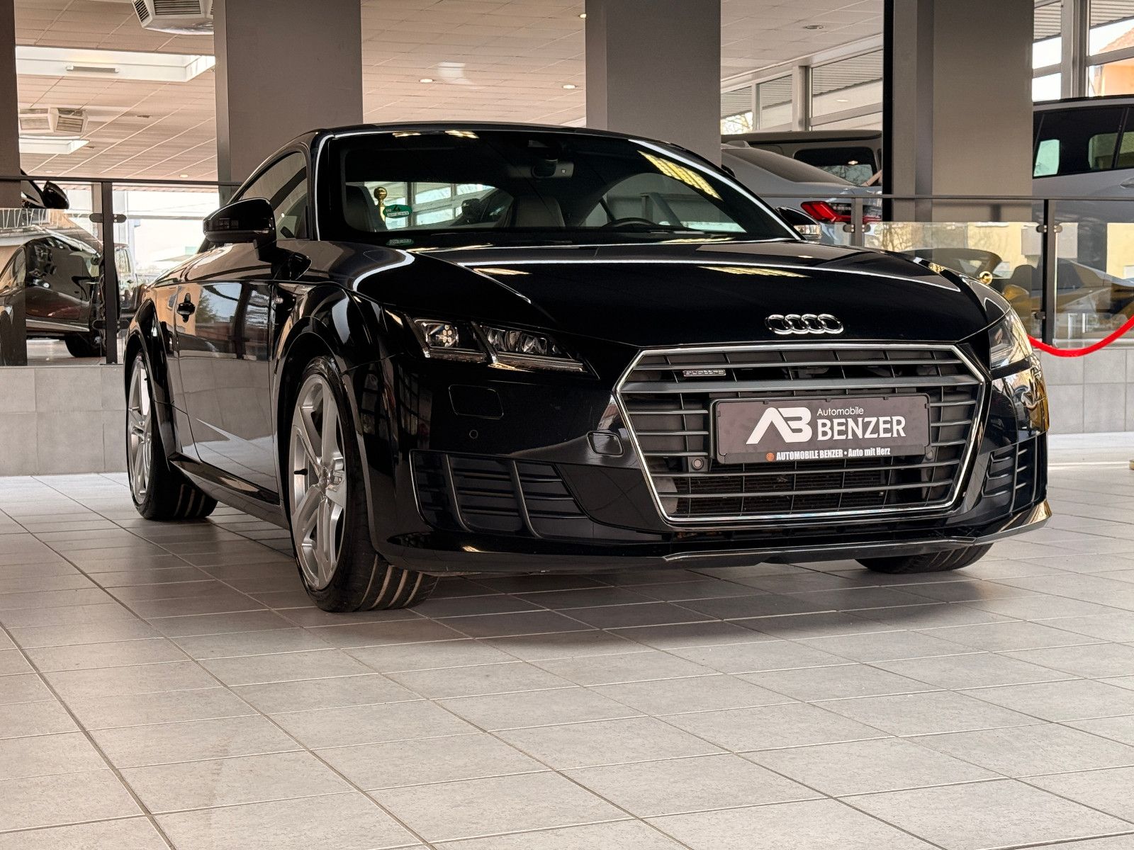Fahrzeugabbildung Audi 2.0 TFSI quattro/S-LINE/AUTOMATIK/RS-SITZE/LED