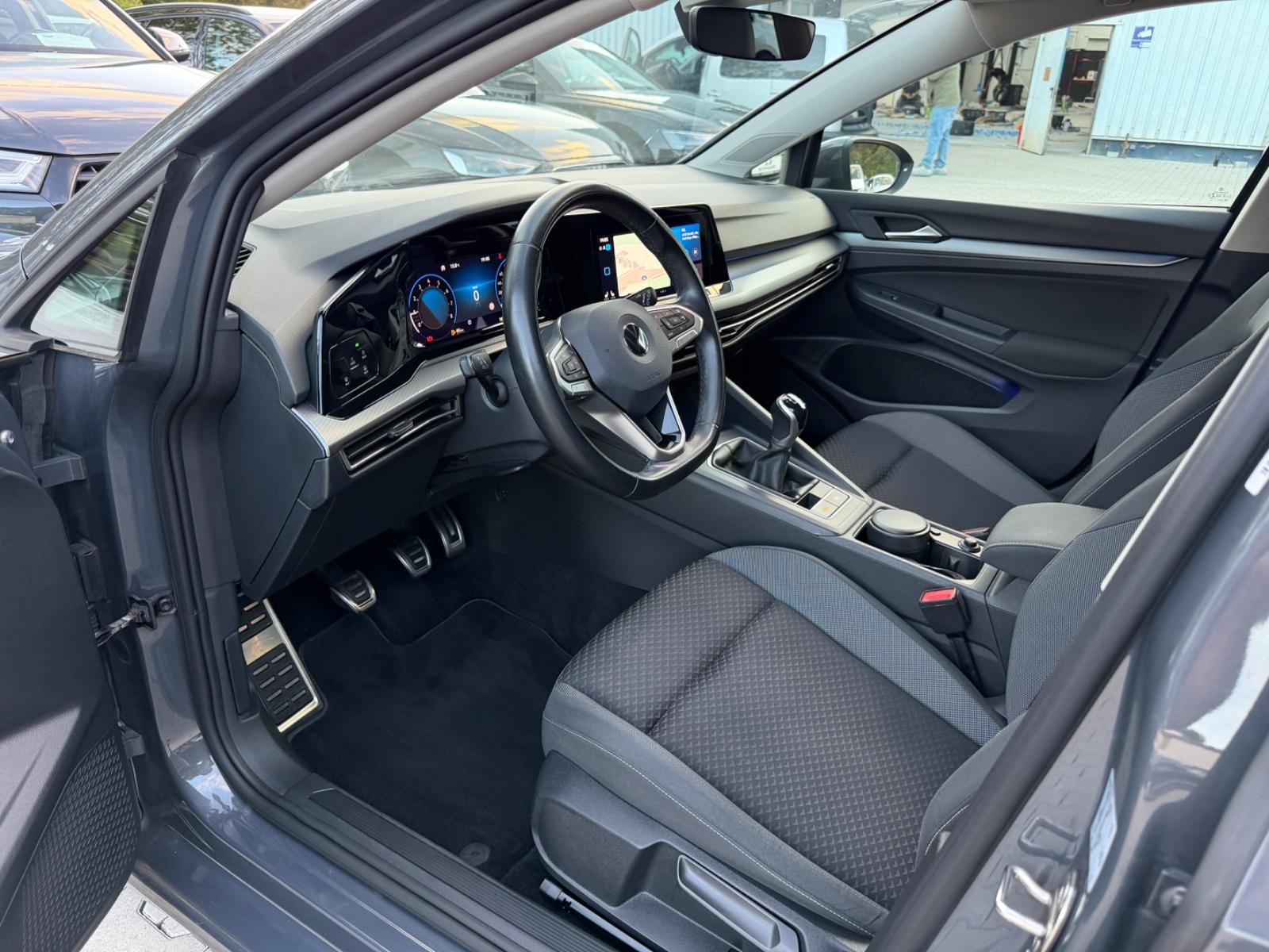 Volkswagen Golf VIII Lim. Active/LED/NAVI/Alu/Top Zustand., миниатюра 13