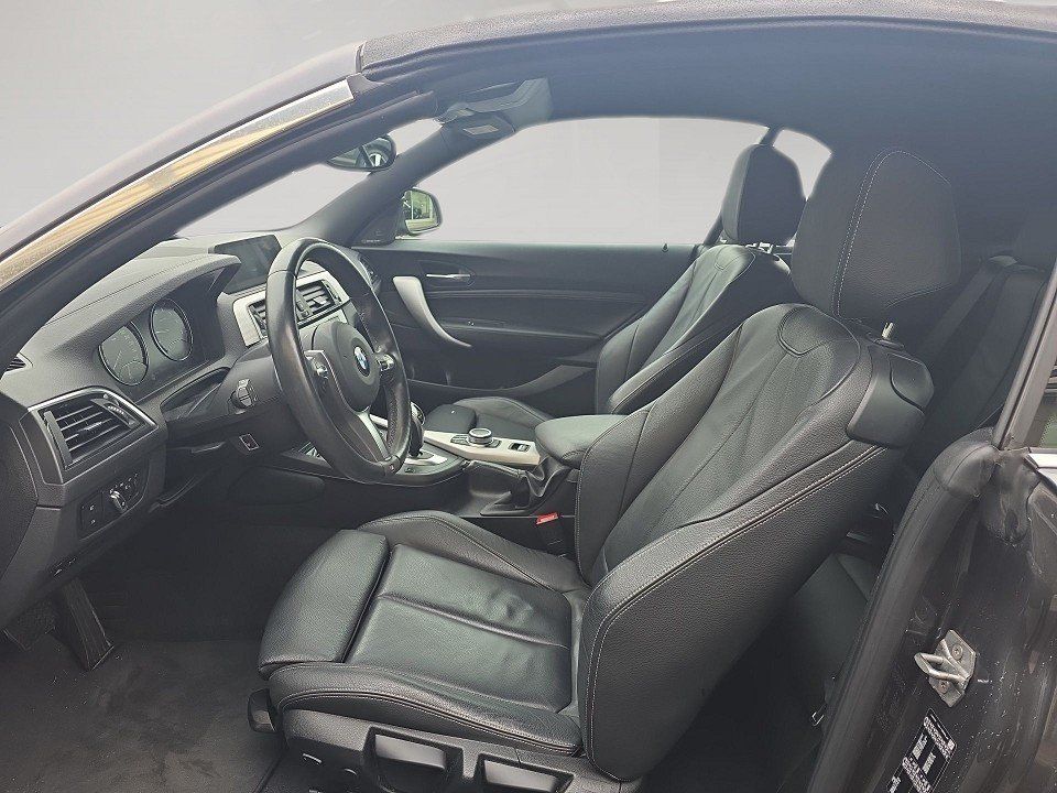 Fahrzeugabbildung BMW 2 Cabrio 230 i M Sport