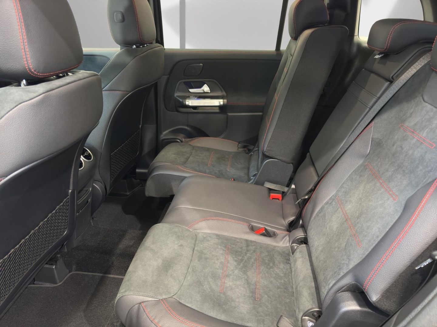 Mercedes-Benz GLB 220 d 4M AMG LINE PREMIUM AHK DIST OFFR 360° foto 6
