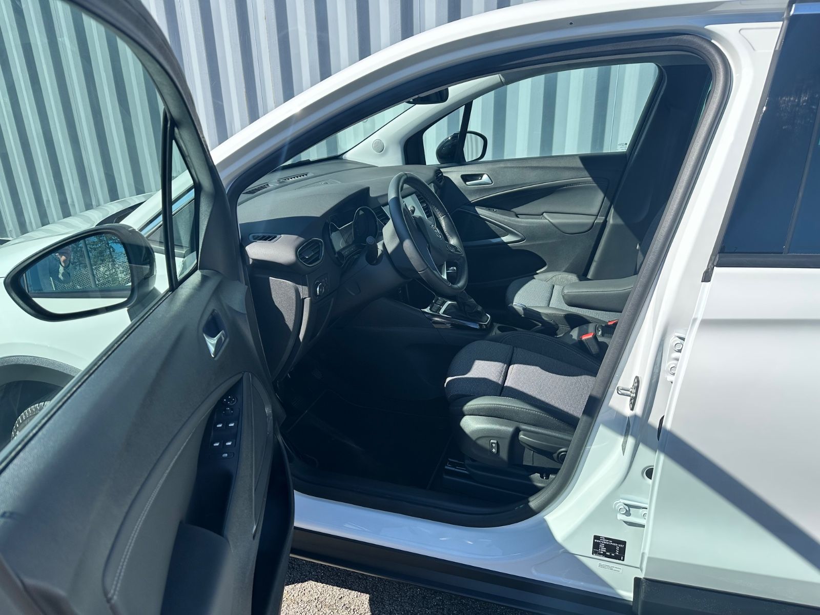 Fahrzeugabbildung Opel Crossland Elegance Navi*Sitzh.*Allw.*Kamera
