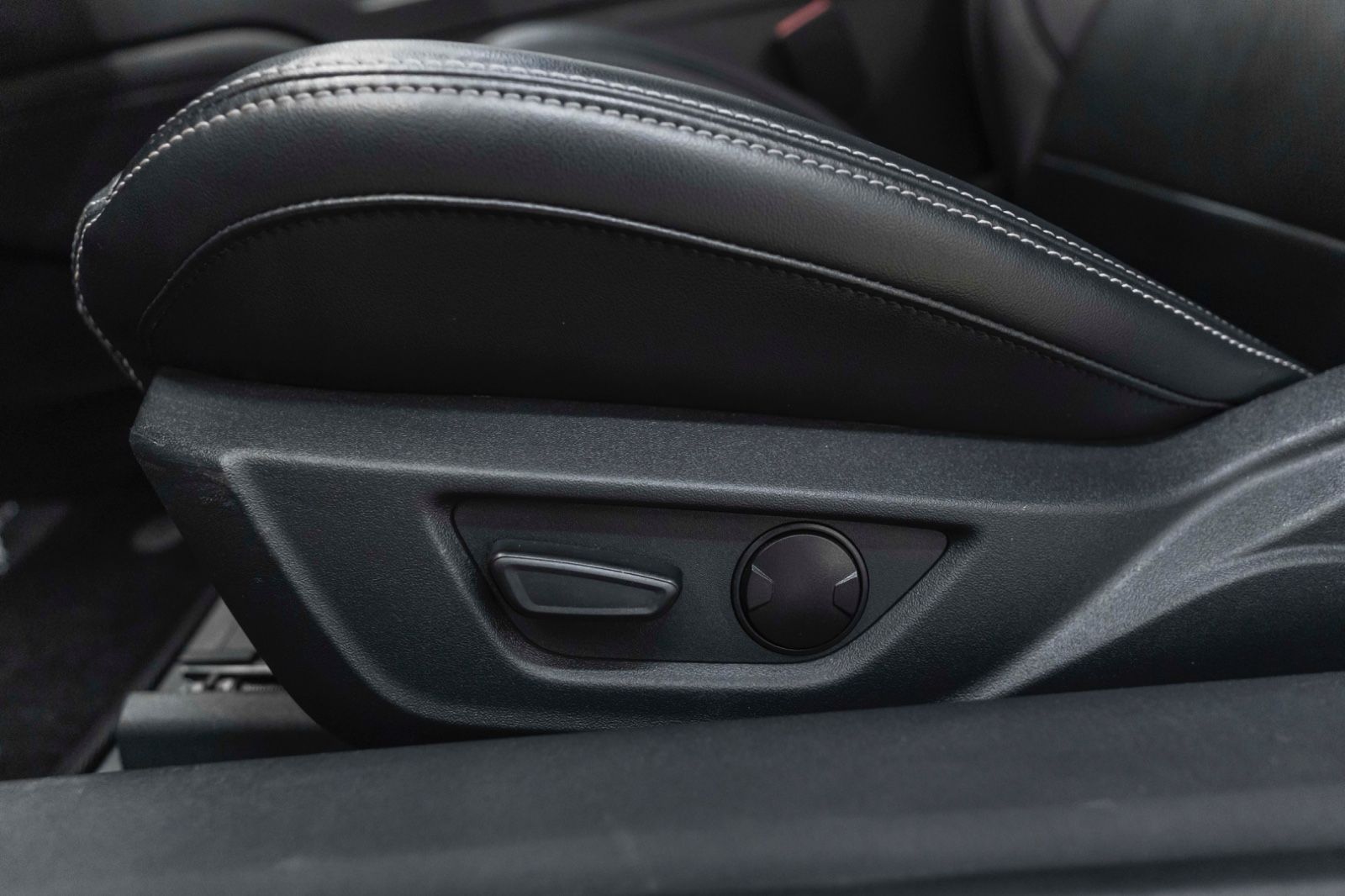 Fahrzeugabbildung Ford Mustang 5.0L V8 COYOTE KAM TOTW LED CARPLAY