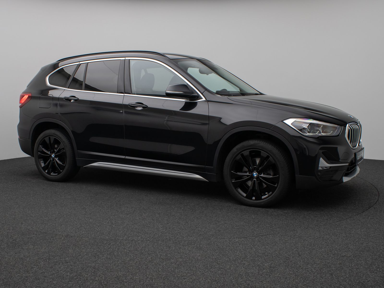 Fahrzeugabbildung BMW X1 sD18d xLine Parkassist HUD DAB Lenkrhzg Alarm