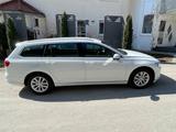 Volkswagen Passat 2.0 TDI SCR 140kW DSG Comfortl. Varia... - Volkswagen Passat: Von Privat