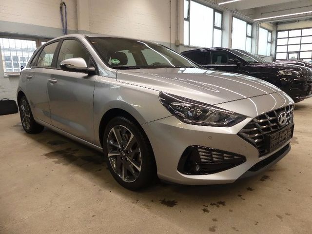 Hyundai i30/LIMOUSINE/LANE/ASSIS/TEMP/SHZ/PDC/ALU/