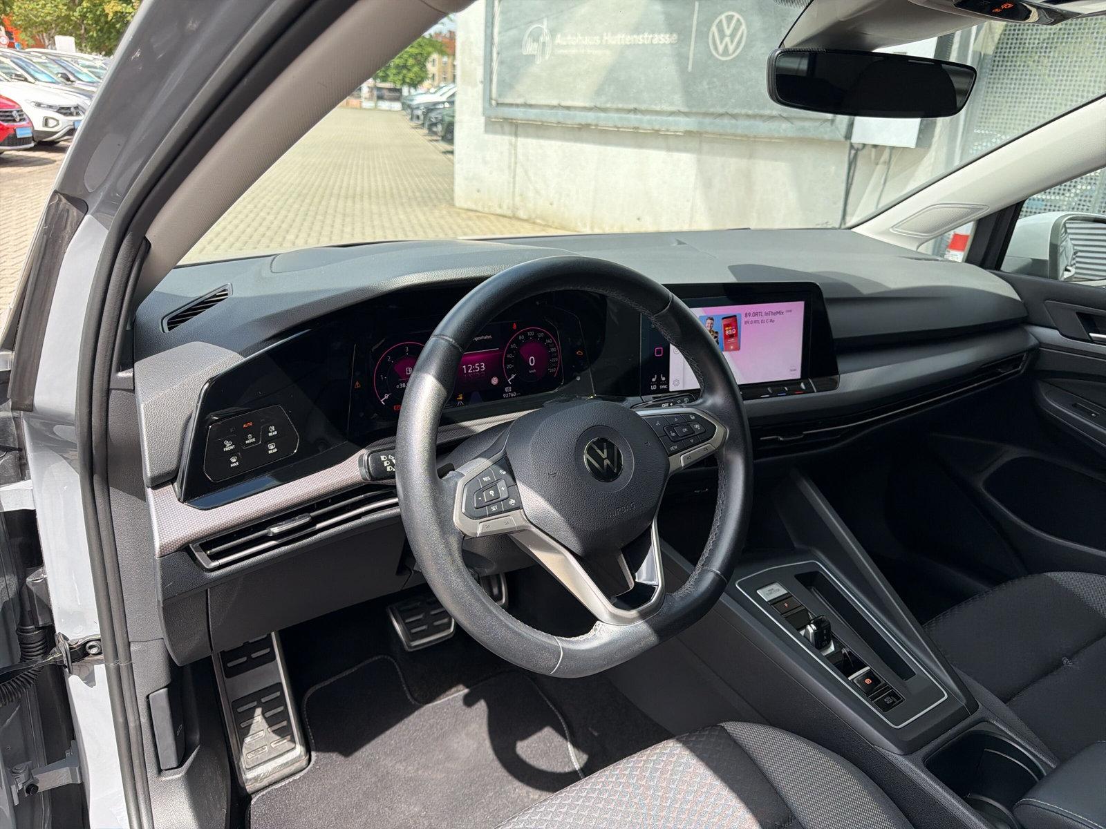 Volkswagen Golf VIII 2.0 TDI DSG Active MATRIX PANO HuD AHK, миниатюра 11