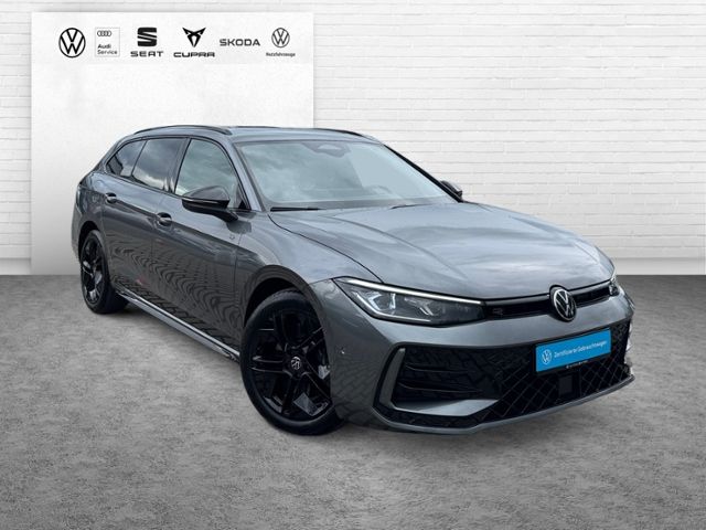 Fahrzeugabbildung Volkswagen Passat R-Line 2.0 TDI 4MOTION DSG - PANO*AHK*NAV