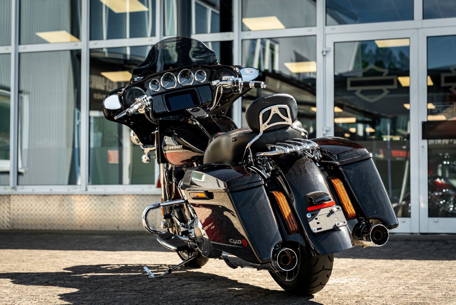Fahrzeugabbildung Harley-Davidson FLHXSE CVO Street Glide 117 cui - ROCKFORD II