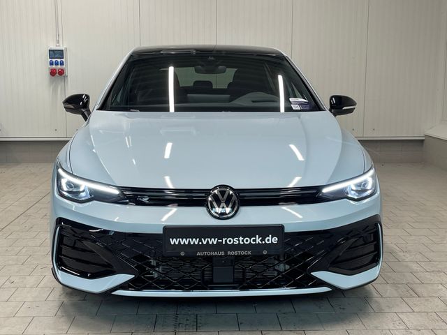 Golf VIII R-Line 2.0 TDI DSG IQ.LIGHT PANO NAVI