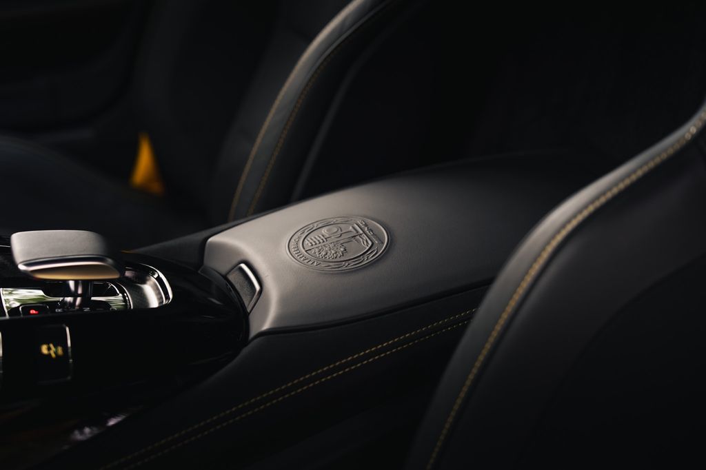 MERCEDES-BENZ AMG GT R*KERAMIK*BURM*MEMORY*CARBON*TRACK-PACK* MERCEDES-BENZ AMG GT R*KERAMIK*BURM*MEMORY*CARBON*TRACK-PACK*