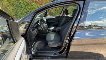 BMW 218 - 11