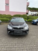 Skoda Octavia Combi 2.0 TFSI DSG RS RS - Skoda Octavia aus 2010: RS Combi