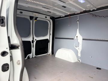 Renault Trafic - 11