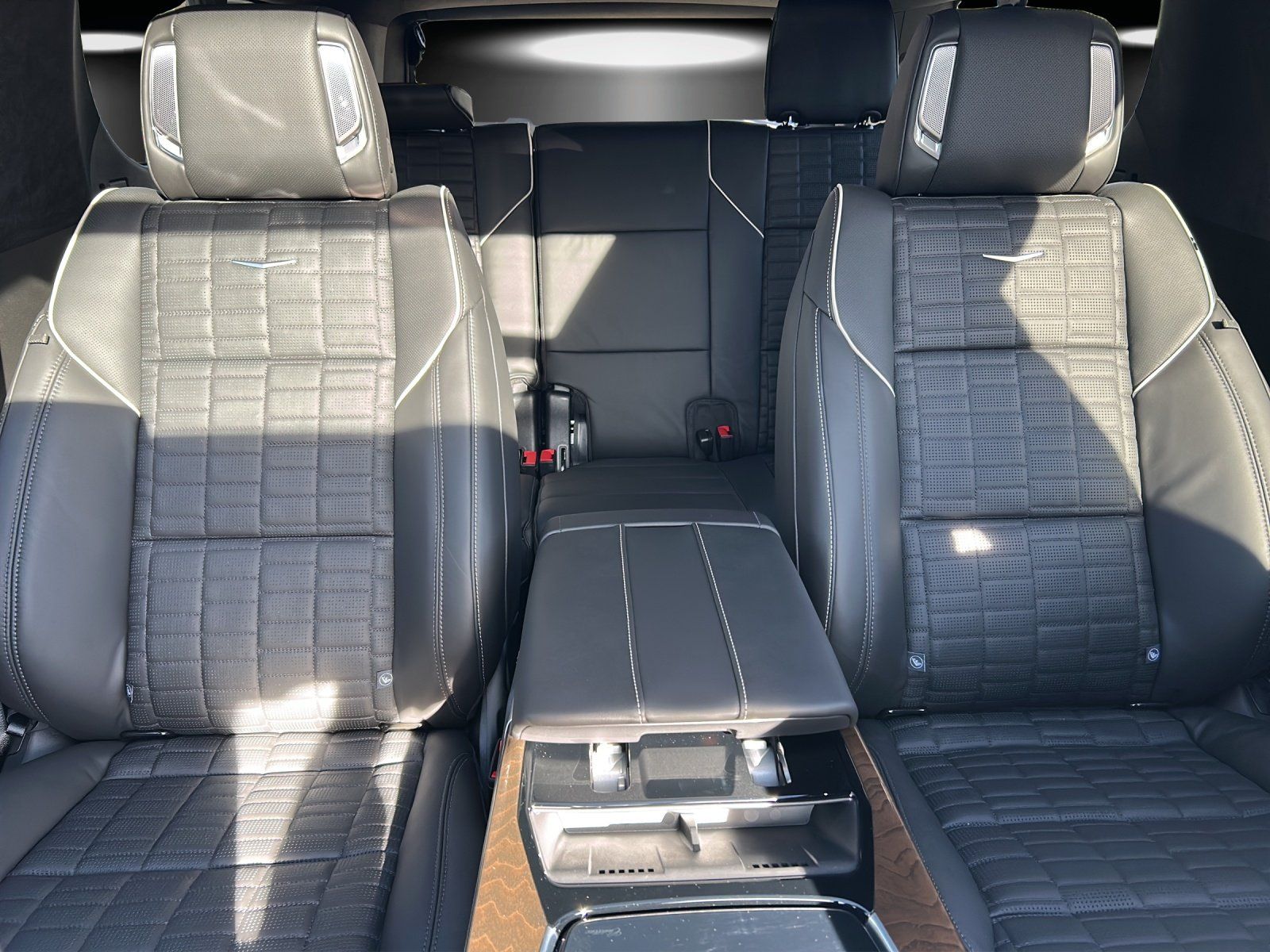 Fahrzeugabbildung Cadillac Escalade ESV MY 25 FACELIFT/EXECUTIVE SITZ/LANG