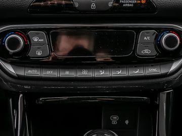 Hyundai i30 1.0 T-GDI MY25 DCT Advantage Navi Kamera LED