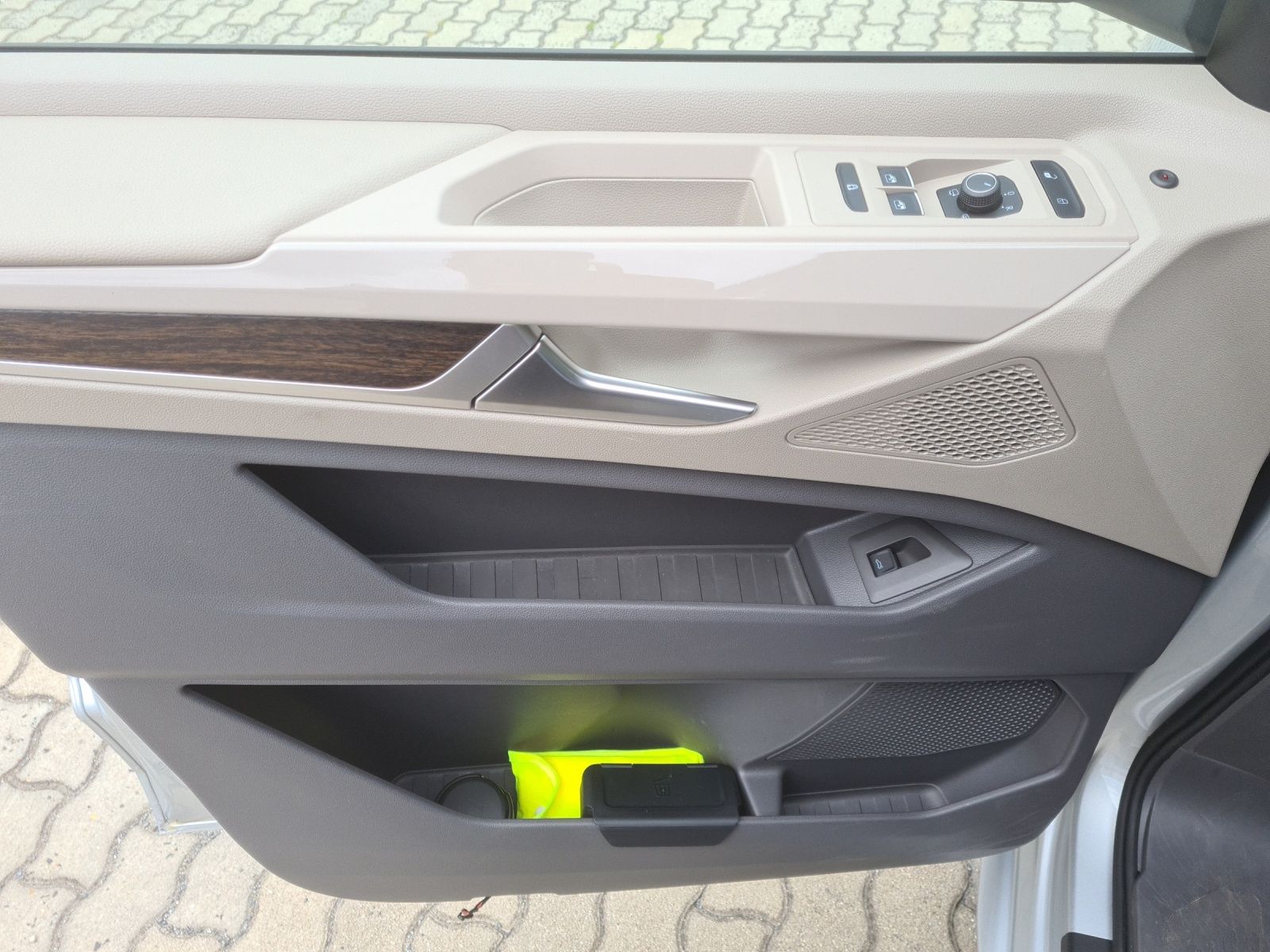 Fahrzeugabbildung Volkswagen T7 Multivan TSI DSG Style STH MATRIX ACC PANO NA