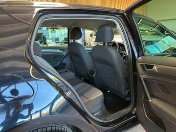 Volkswagen Golf VII Lim. Allstar BMT *Navi*