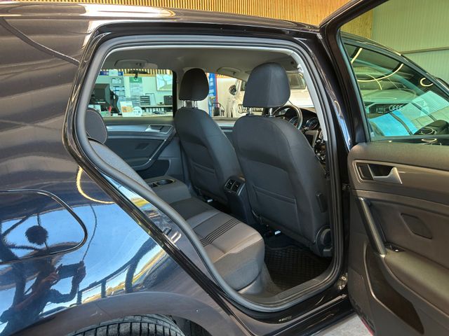 Volkswagen Golf VII Lim. Allstar BMT *Navi*