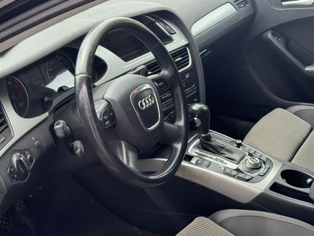 Fahrzeugabbildung Audi A4 Avant Attraction Automatik AHK