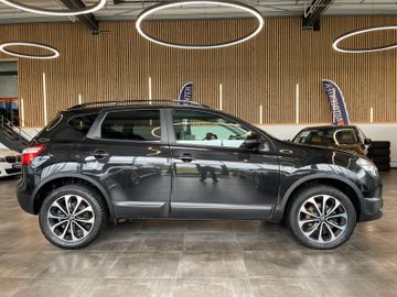 Nissan Qashqai 360 4X4 *PANORAMA*NAVI*TEILLEDER*