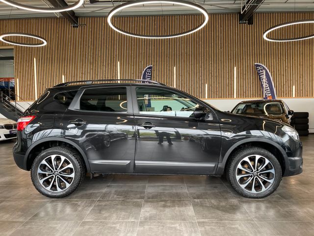 Nissan Qashqai 360 4X4 *PANORAMA*NAVI*TEILLEDER*