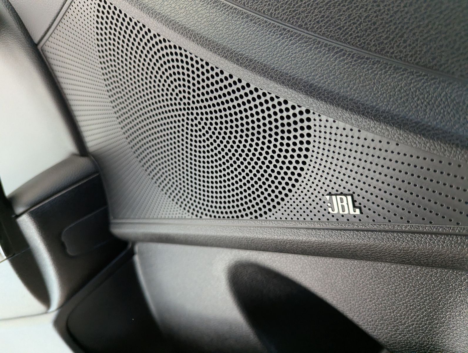 Fahrzeugabbildung Kia cee'd / Ceed 1.5 Spirit Limo JBL ACC Kamera 7J-G