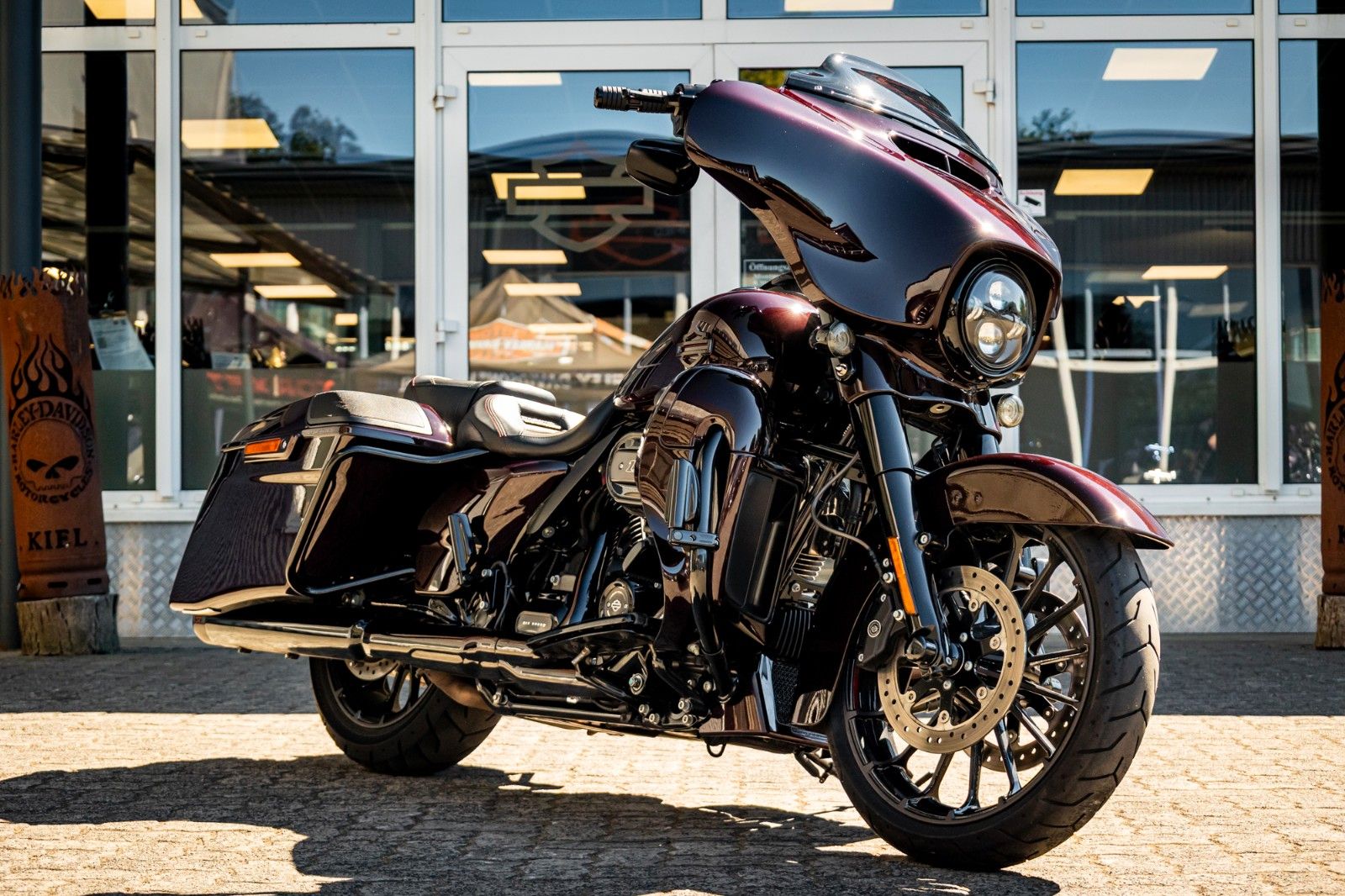 Fahrzeugabbildung Harley-Davidson CVO STREET GLIDE 117 FLHXSE