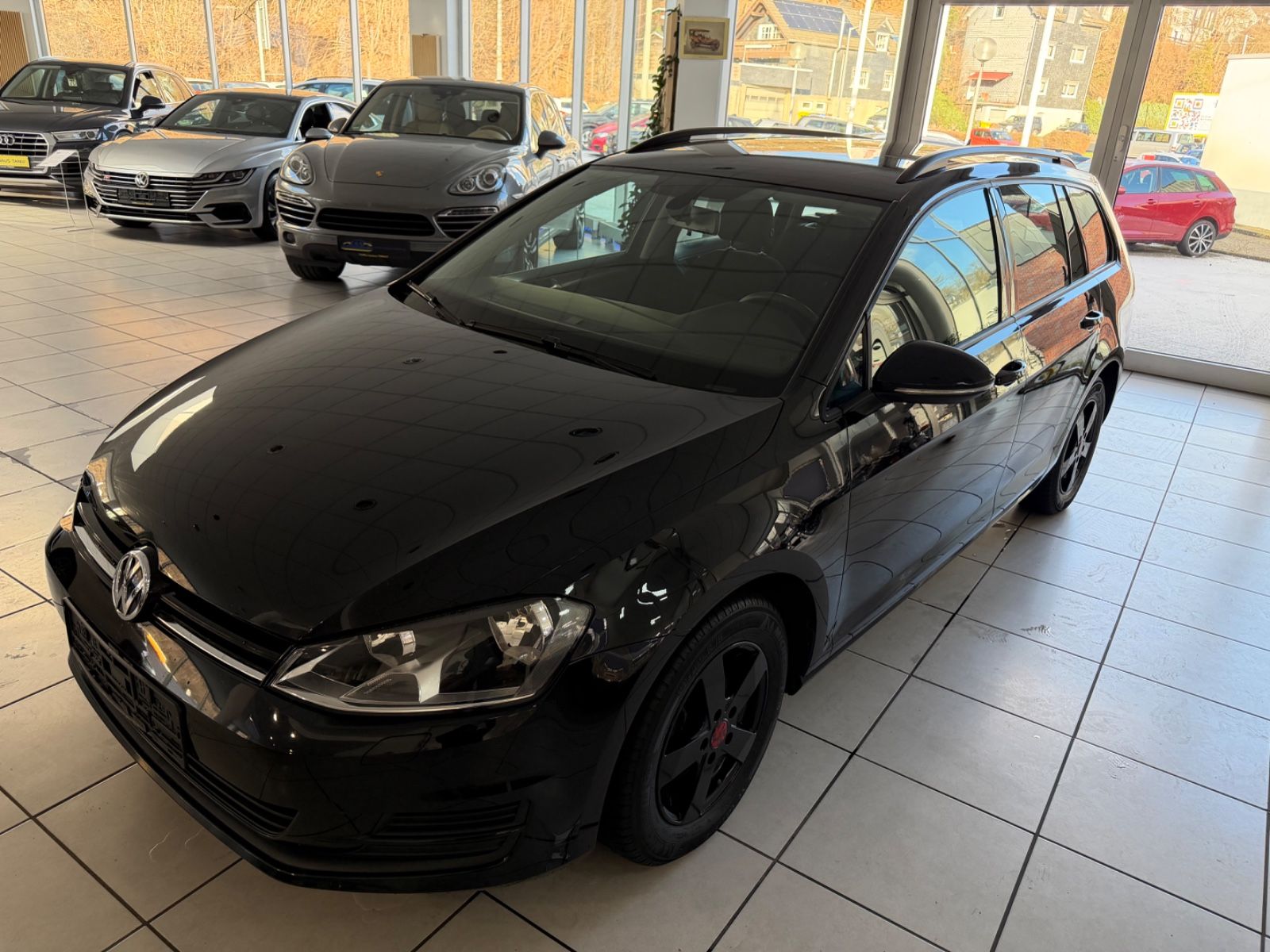 Fahrzeugabbildung Volkswagen Golf VII Variant Trendline BMT