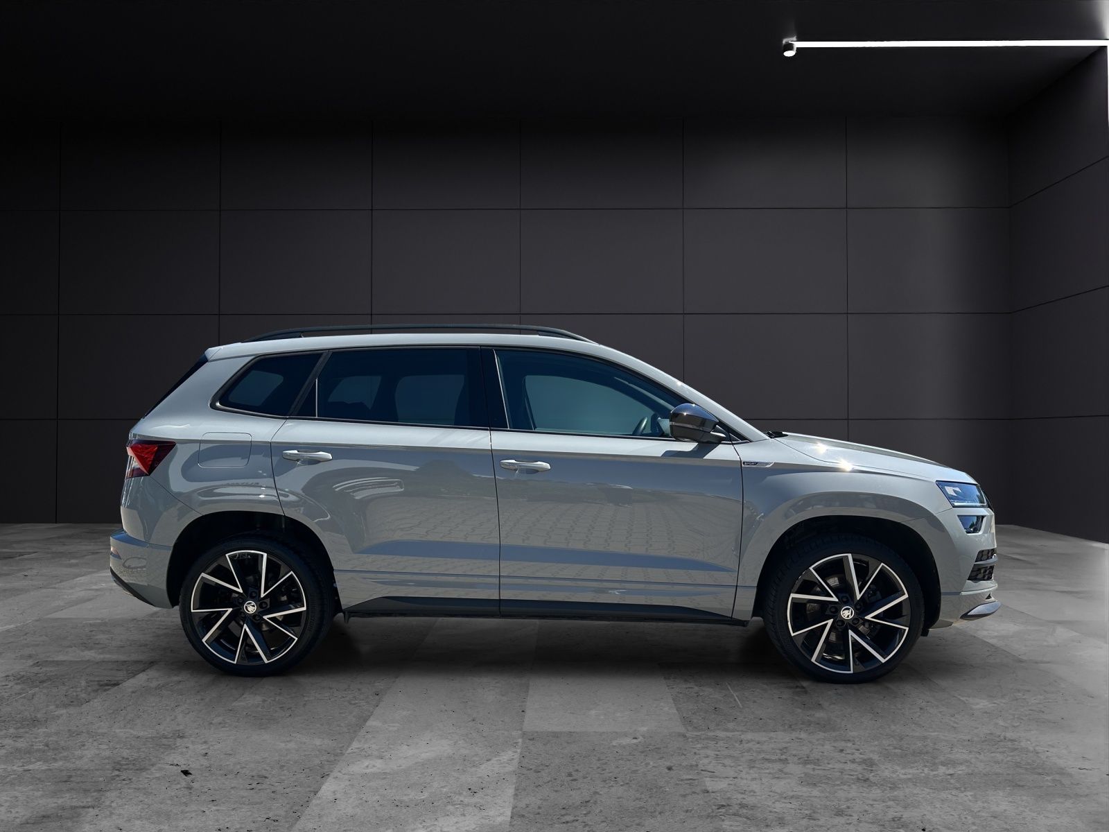 Fahrzeugabbildung SKODA Karoq Sportline LED Navi GRA 4xSHZ SmartLink