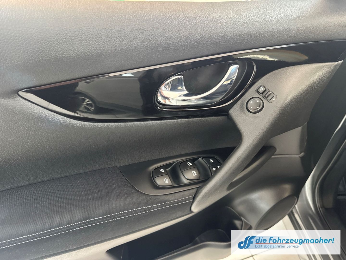 Fahrzeugabbildung Nissan Qashqai Zama Panorama Navi 360 Kamera Mehrzonenk