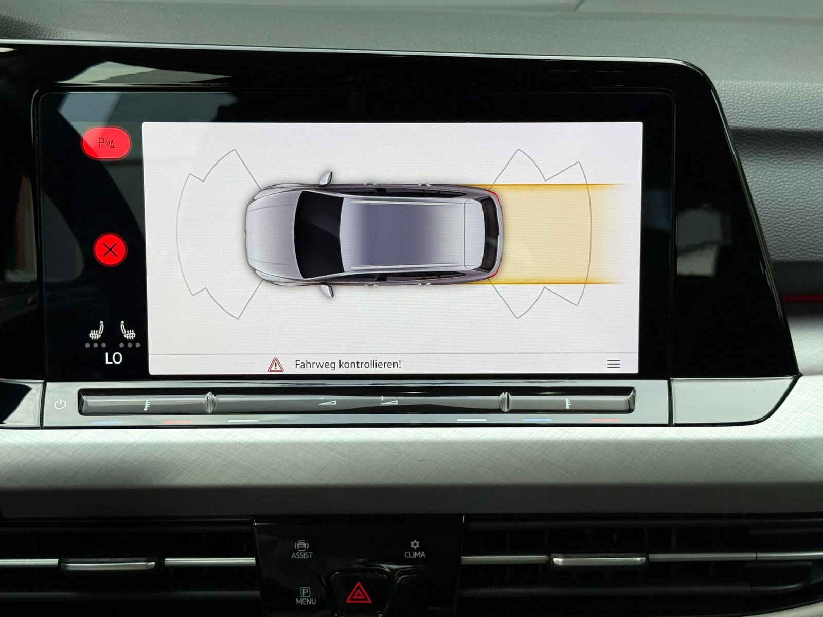 Fahrzeugabbildung Volkswagen Golf 2.0 TDI Life LED+NAVI+SHZ+AMBI+ACC+CARPLAY