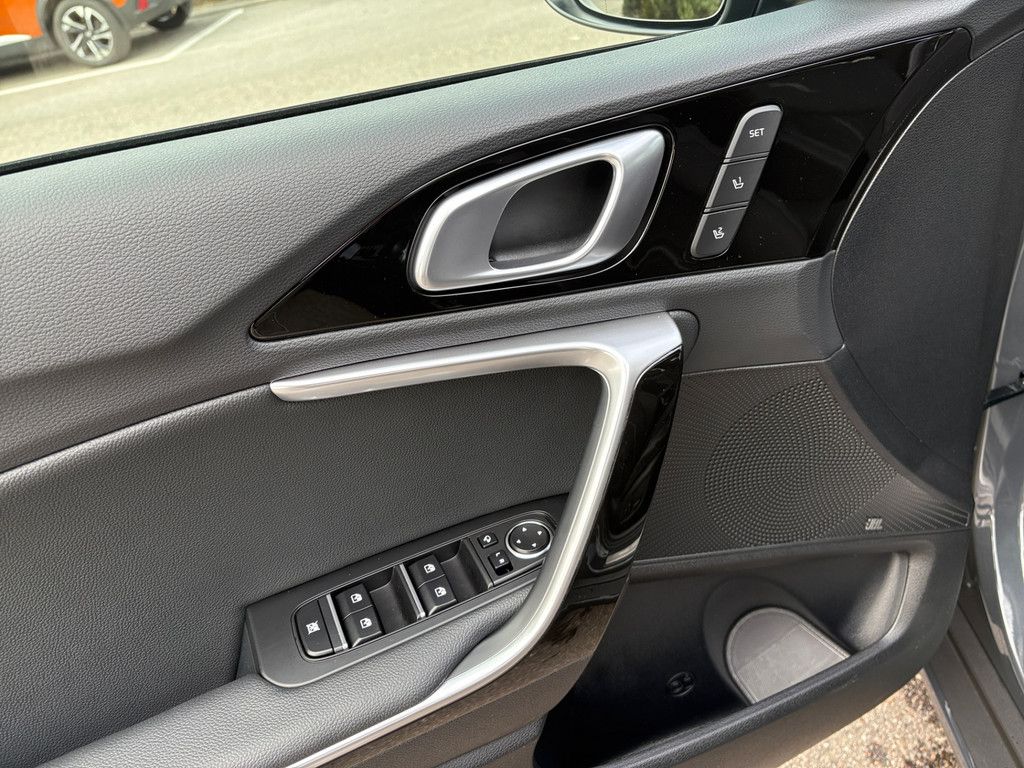 Fahrzeugabbildung Kia XCEED 1.5T 140 DCT7 GT LINE LEDER GLAS