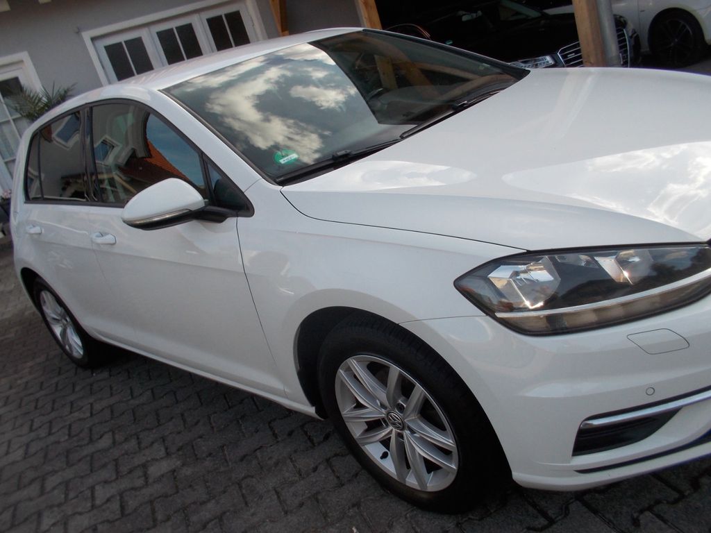 Image of Volkswagen Golf