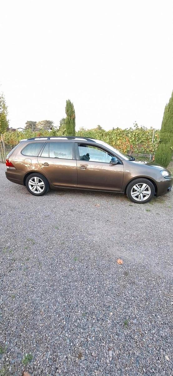 Volkswagen Golf 2013 — салон