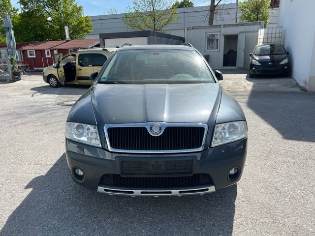 Skoda Octavia Combi 2.0 FSI 4x4 Scout