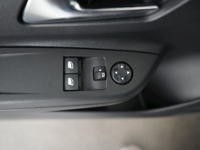 Corsa-e F EDITION 50kWH AT+RÜCKFAHRKAMERA+PARKPI