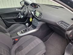 Fahrzeugabbildung Peugeot 308 SW Allure Navi LED Pano SiHz PDC Tempo
