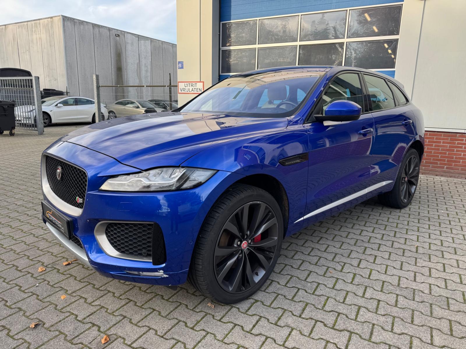 Jaguar F-Pace 3.0 V6 R-Sport AWD *Voll* LED*