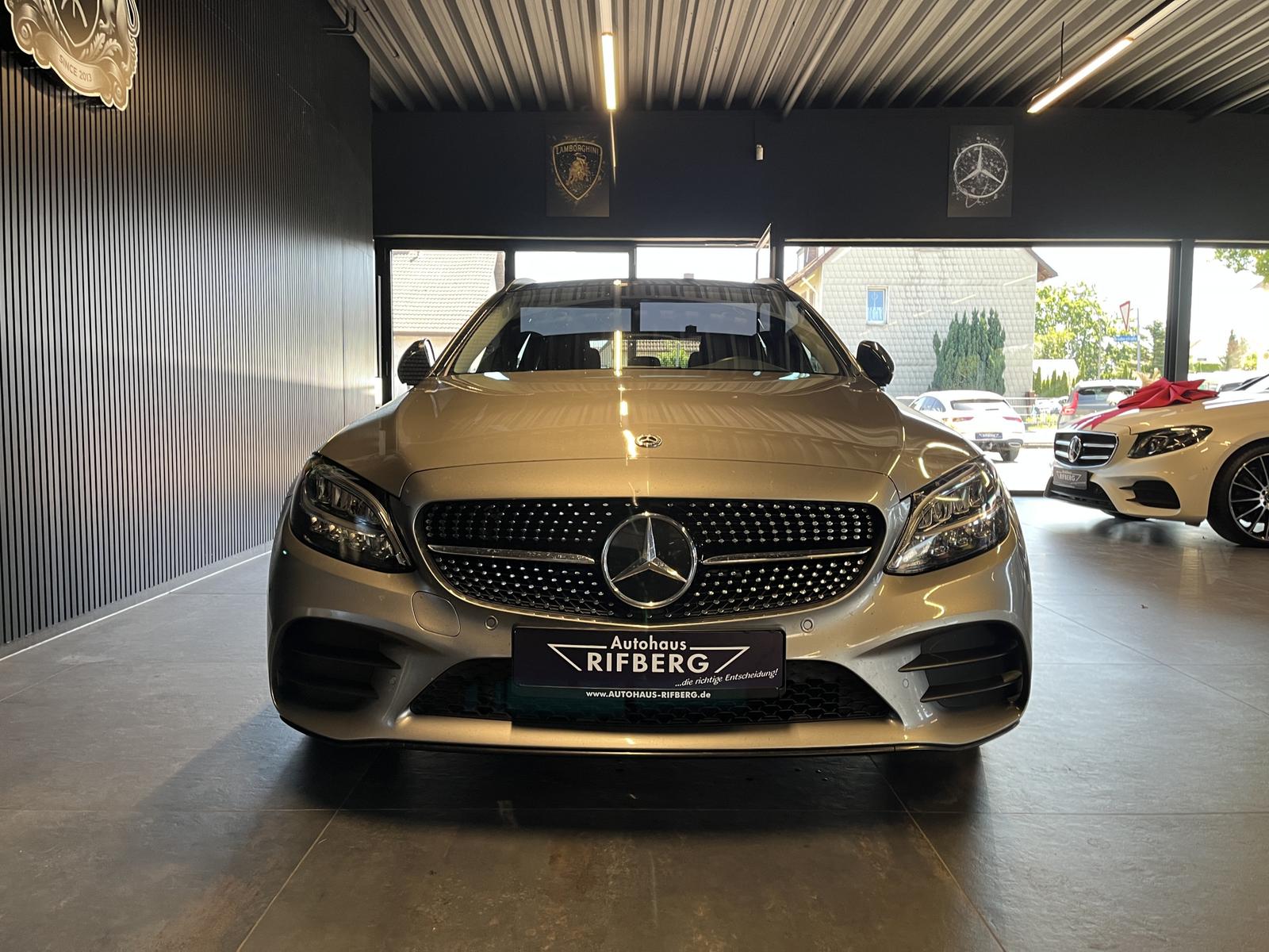 Mercedes-Benz C 300  d T AMG/PANO/AHK/19Z/Night/Memory/Distron