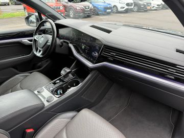 Volkswagen Touareg R-Line 4Motion+AHK+AWS+StHz+HUD+MEM+LED+