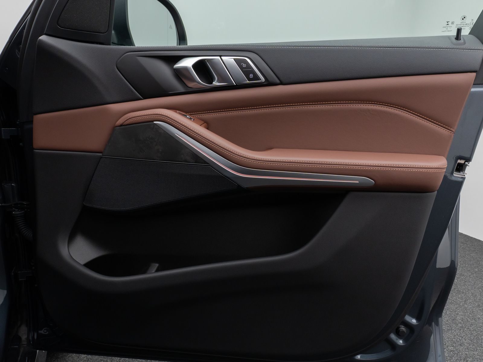 Fahrzeugabbildung BMW X5 xD30d M Sport Laser DAB HiFi AHK DiplayKey
