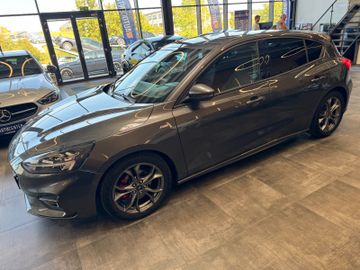 MYAUTOCENTER – Gebraucht- und Jahreswagen mit Werkstattservice in Pfaffenhofen Ford Focus *KEYLES*HEAD-UP*LKHZ*2-ZONEN*ACC*VOLL*
