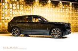 Rolls-Royce Cullinan SERIES II +BLACK BADGE+ 4 SEATS + TV - : mit Navigationssystem, Geländewagen