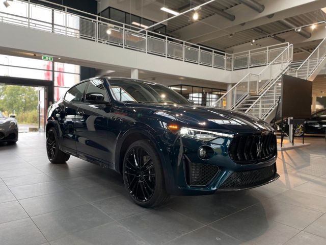 Maserati Levante V8 Ultima Blu Royale 1/103 hand-signed