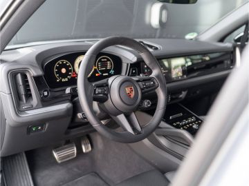 Porsche Cayenne - 4