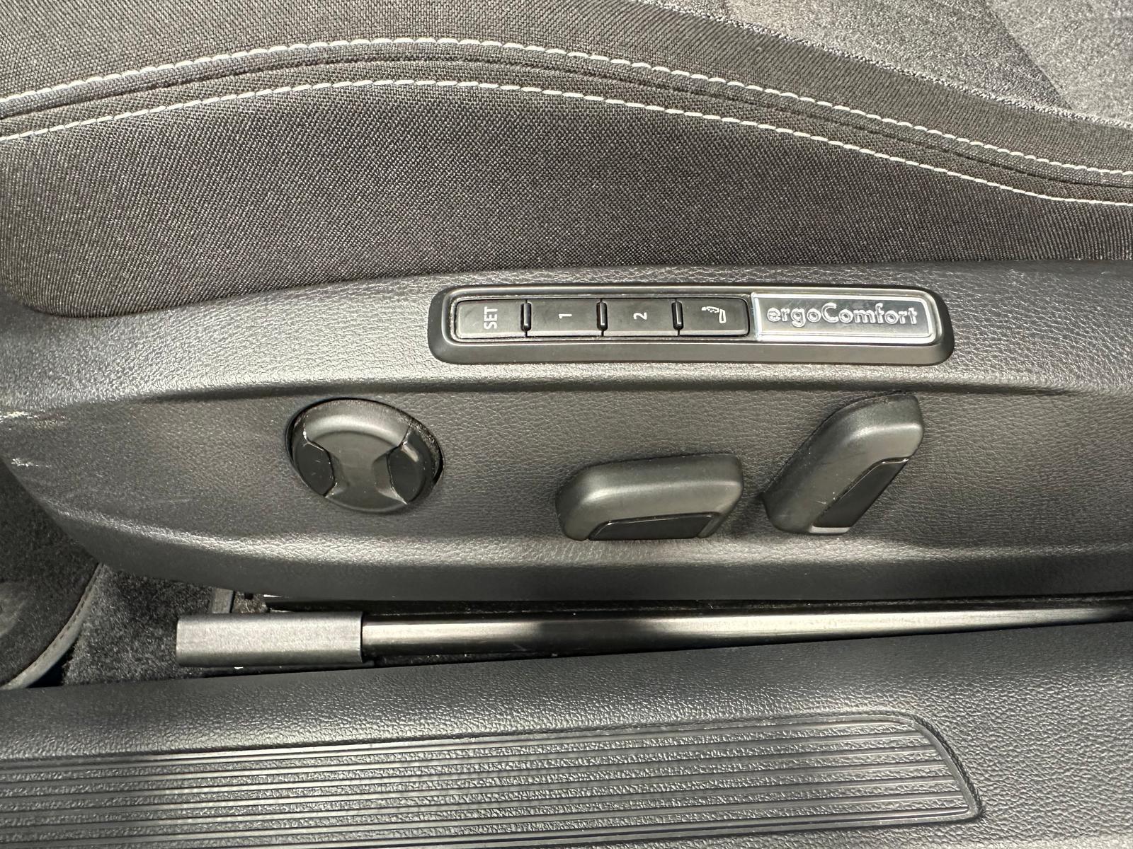 Volkswagen Passat 2.0 TDI Business AHZV Matrix HuD, миниатюра 6